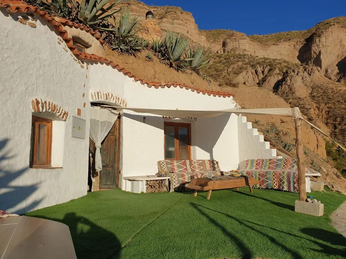 Villa Creatively Designed Cavehouse With Jacuzzi à Gorafe